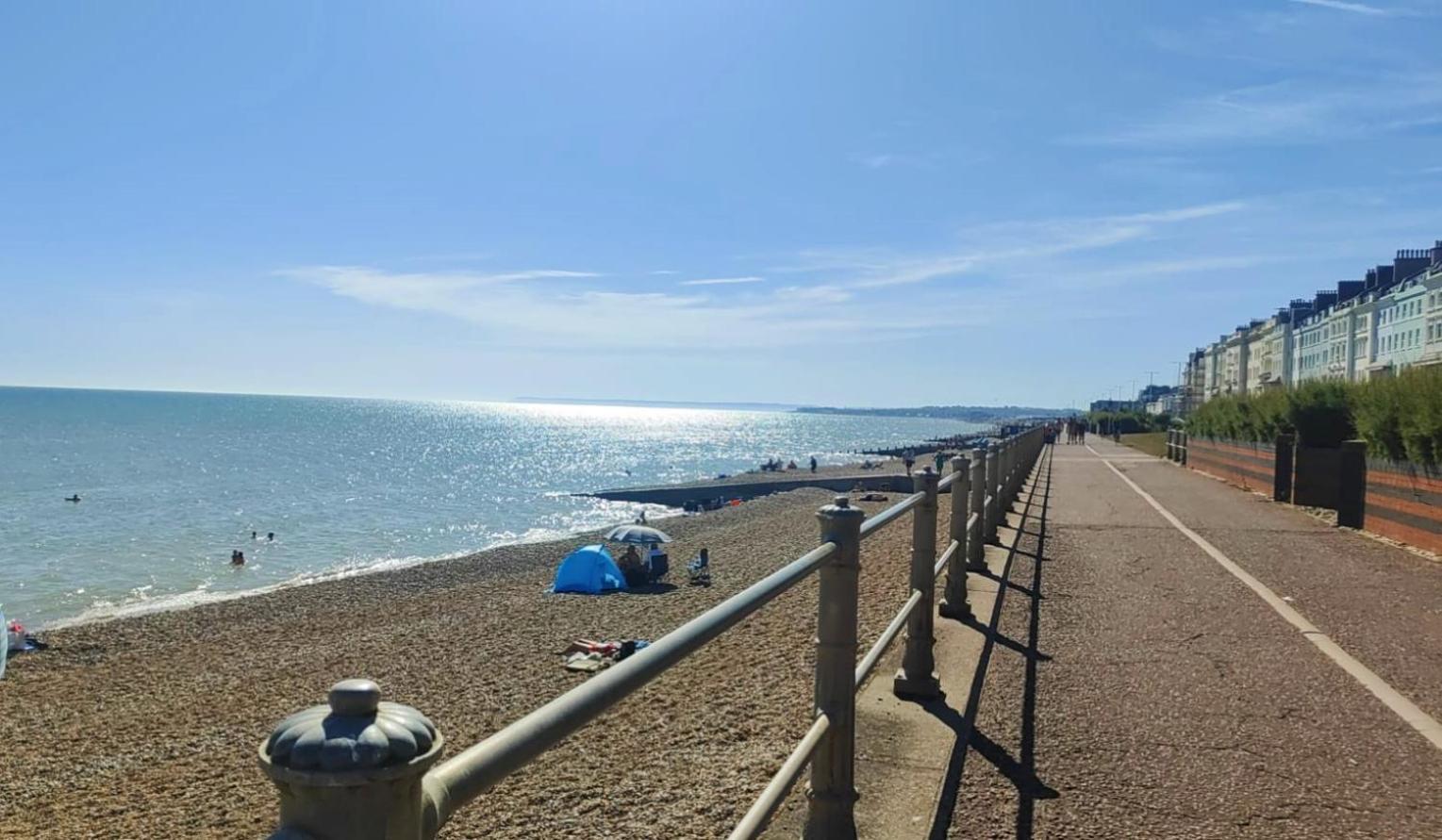 Stunning Seafront Flat,st Leonards *