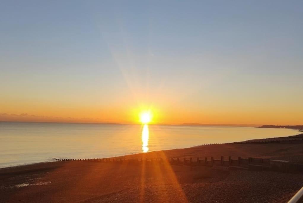 Apartment Stunning Seafront Flat,st Leonards *