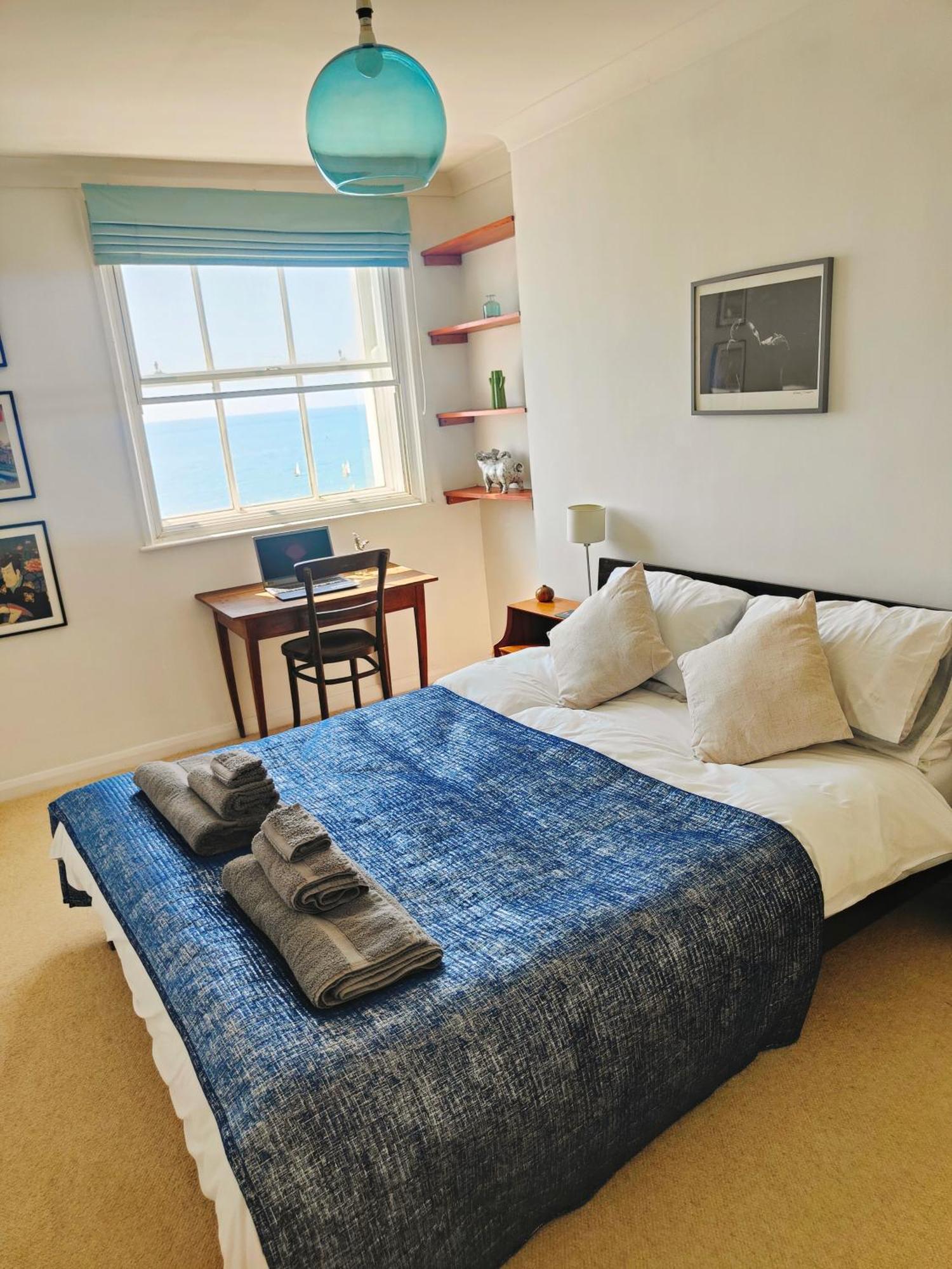 Stunning Seafront Flat,st Leonards Apartment